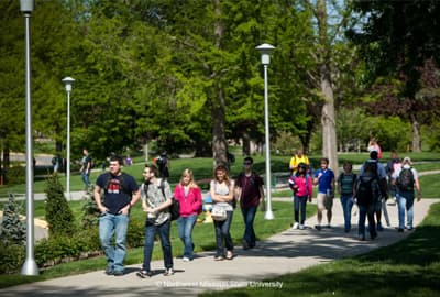 Vida estudiantil en las Universidades Americanas